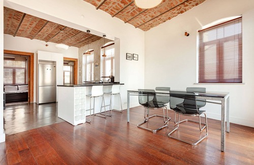 Karakoy Apartment | Restored, historical stylish 2bedroom with Netflix