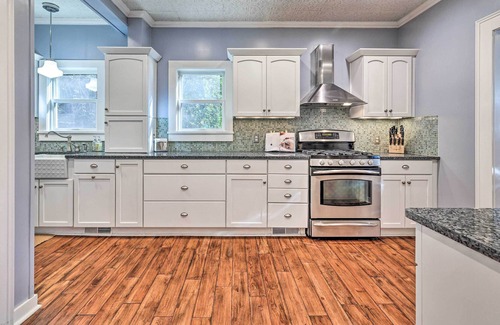 White Mills House | Restored Victorian Home - Walk to Downtown Hawley!