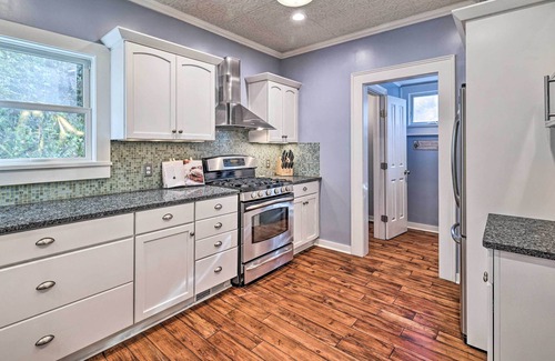 White Mills House | Restored Victorian Home - Walk to Downtown Hawley!