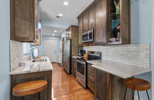 Galveston House | Restored Victorian Walking Distance to Beach & Pleasure Pier