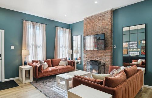 East Allegheny House | Restored Vintage Row Home Minutes from Stadiums, Casino, Museums, Downtown