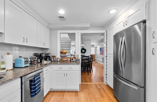 Historic District House | Restriction Retreat - Relax & walk to Main St