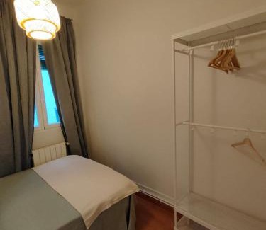 Ibiza House | Retiro Park Guesthouse
