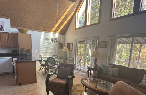 Dunnellon Cottage | Retreat at the Riverside in Comfort