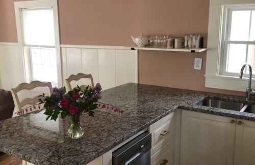 East Sandwich Cottage | Retreat cottage near East Sandwich Beach - new listing