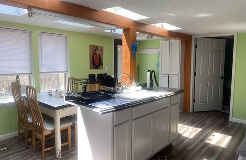 Sylvan Beach House | retreat next to Sylvan Beach