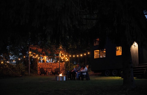 East Jordan Cabin | RETREAT NORTH — SAUNA + HOT TUB + HIKING + PADDLING — BELLAIRE, TORCH & BOYNE!