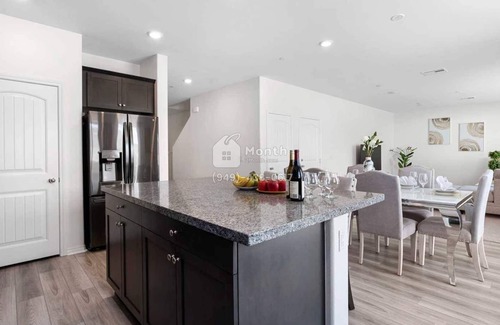 Jurupa Valley House | Retreat on Bryce Canyon Ct