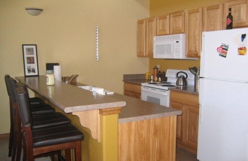 Silverthorne Condo | Retreat on the Blue River 2 Bedroom/2.5 Bath In Summit County (Sleeps 6)