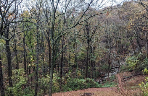 Lupton City House | Retreat to nature 10 min. from downtown! Waterfall view in the rainy season