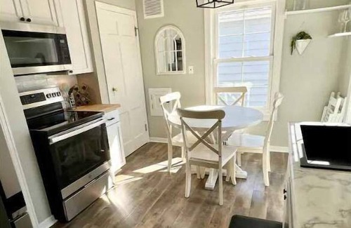 Shorewood House | Retreat to the Bay