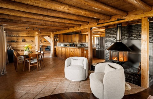 Canoga Park House | Retreat to the Rocks – Historic Film & Music Getaway