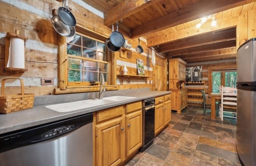 Hays Cabin | Retreat to this Hidden Cabin in the Yadkin Valley