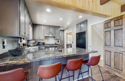 Blue Jay House | Retreat with gas grill, large deck, wood fireplace, lake access & AC
