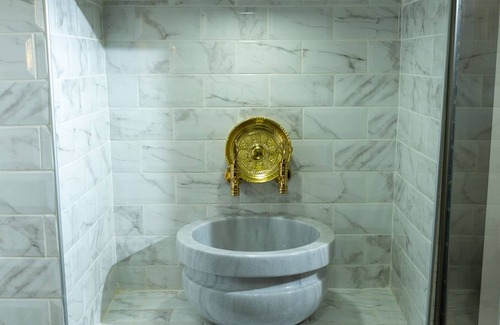 Rasimpasa Apartment | Retro 64 Entire rental unit in Kadıköy, Istanbul, Turkey Modern Designed