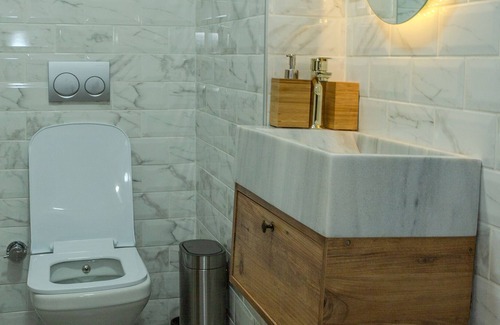 Rasimpasa Apartment | Retro 64 Entire rental unit in Kadıköy, Istanbul, Turkey Modern Designed