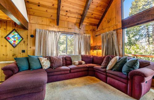 Cedar Glen House | Retro Cabin