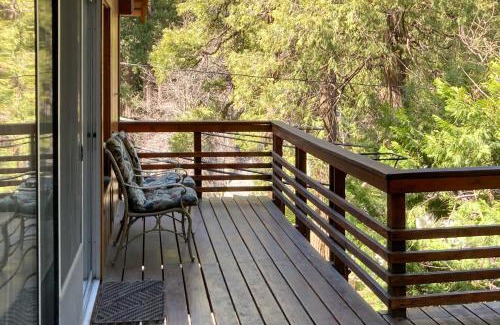 Cedar Glen House | Retro Cabin