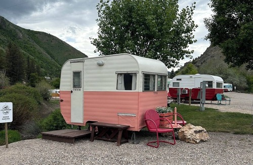Lava Hot Springs House | Retro Camper full size bed