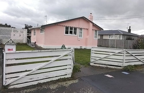 Solway Cottage | Retro cottage 40 Minutes to nearest beach n
