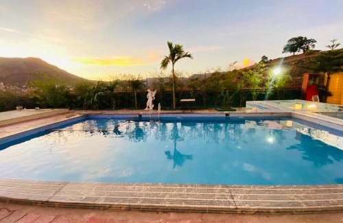 Lonavala Hotel | Retro Forest Resort Lonavala