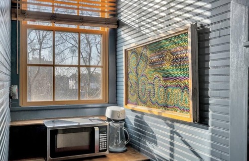 Faubourg Marigny Bed & Breakfast | Retro Loft | Walk-in Shower | Pool & Balcony
