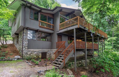 Fairview House | Retro Metro Deck House | MCM Gem with Hot Tub & Spectacular Views!