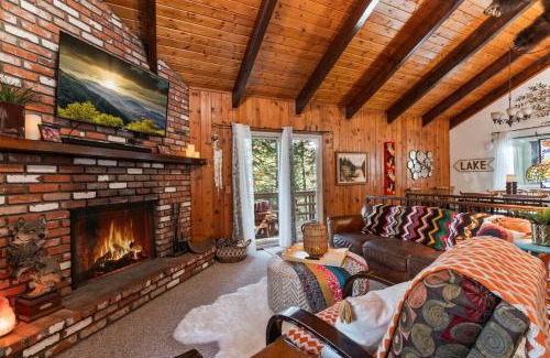 Arrowhead Villas House | Retro Retreat, BBQ, Patio with Outdoor Seating!