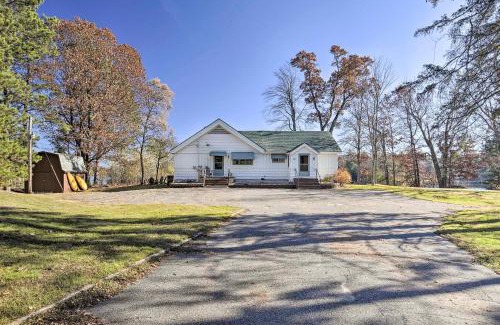 Rhinelander House | Retro Rhinelander Lake Retreat with Fire Pit!