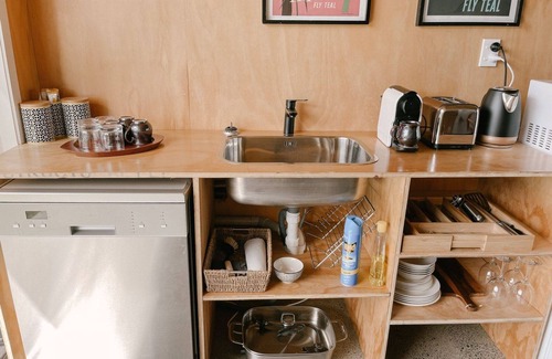Matarangi House | Retro Style Beach Retreat - Matarangi Holiday Unit