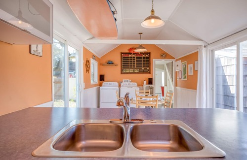 Lincoln City House | Retro-Surf Family Fun With Spacious Yard, Hot Tub, and Allows Dogs!