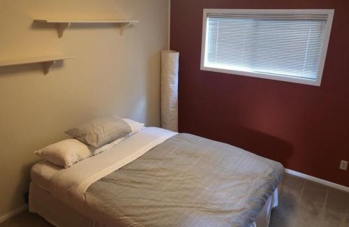 Hood River House | Retro West Near Indian Creek Golf Course - 30 day minimum home