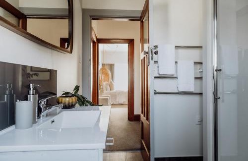 Hokitika House | Revell St Beach Bungalow