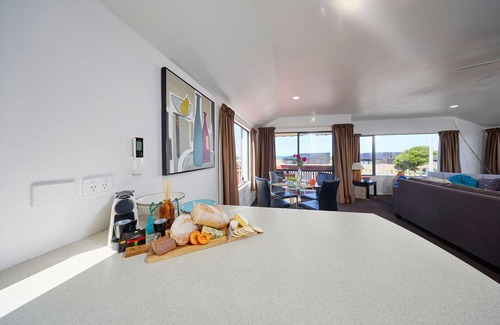 Kaikoura House | Revive House - Great for Family and Friend gatherings