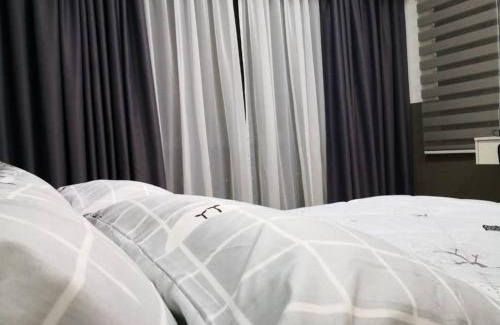 Bandar Tun Razak Apartment | REVO at AURORA PLACE, Pavilion 2, 5 Minutes To AXIATA ARENA BUKIT JALIL FREE WIFI by De Harlequins Guesthouse