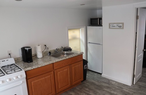 Roscoe Hotel | Reynolds House Inn & Motel