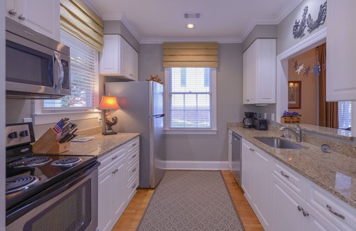 Lake Oconee Villa | Reynolds Lake Oconee Resort Fishtales Lodge lakefront 4BR/3BA.