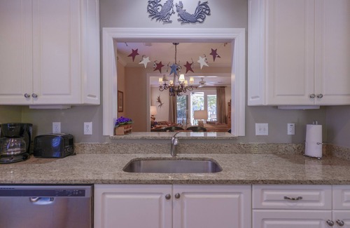 Lake Oconee Villa | Reynolds Lake Oconee Resort Fishtales Lodge lakefront 4BR/3BA.