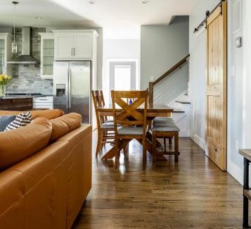 Woodfin House | Reynolds View