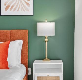 Reynoldstown Apartment | Reynoldstown Lux 2BR, Rooftop Deck, Near Beltline & Downtown, Free Parking