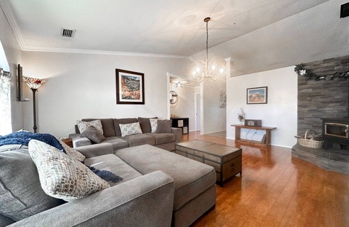 Cottonwood-Verde Village House | RGK Getaway - Spacious home with a pool