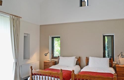 Pentrefelin House | Rhandir Long House