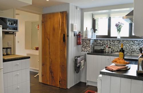 Pentrefelin House | Rhandir Long House