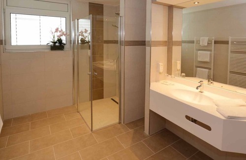 Kaltenengers Hotel | Rheinhotel LARUS
