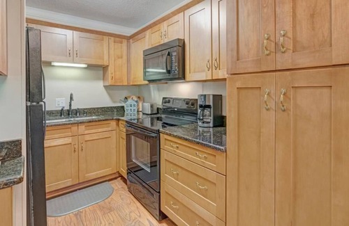 Mill Ridge House | Rhododendron Hill - Last Minute Discount, Affordable Mountain House, Gas Fireplace, Outdoor Seaso...