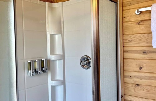 Cornville Cabin | Rhodonite Cabin: Nurture Your Spirit
