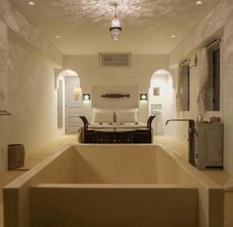 Chinen-son Hotel | Riad Lamp