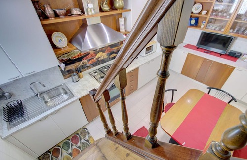San Polo Apartment | RIALTO MARKET NEW 5pax 3bed 2bath Wifi PowerAircnd