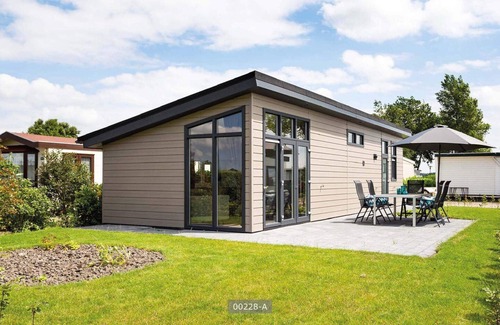 Cromvoirt Ski Chalet | ✓ Rialto MAX at Résidence de Leuvert ✓ Holiday home for 6 persons ✓ Located near Den Bosch (Noord-Brabant) ✓ Near De IJzeren Man ✓ Book directly through the park