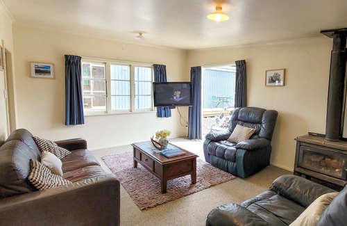 Quailburn House | Ribbonwood Quarters, Omarama. Farm Acccommodation.
